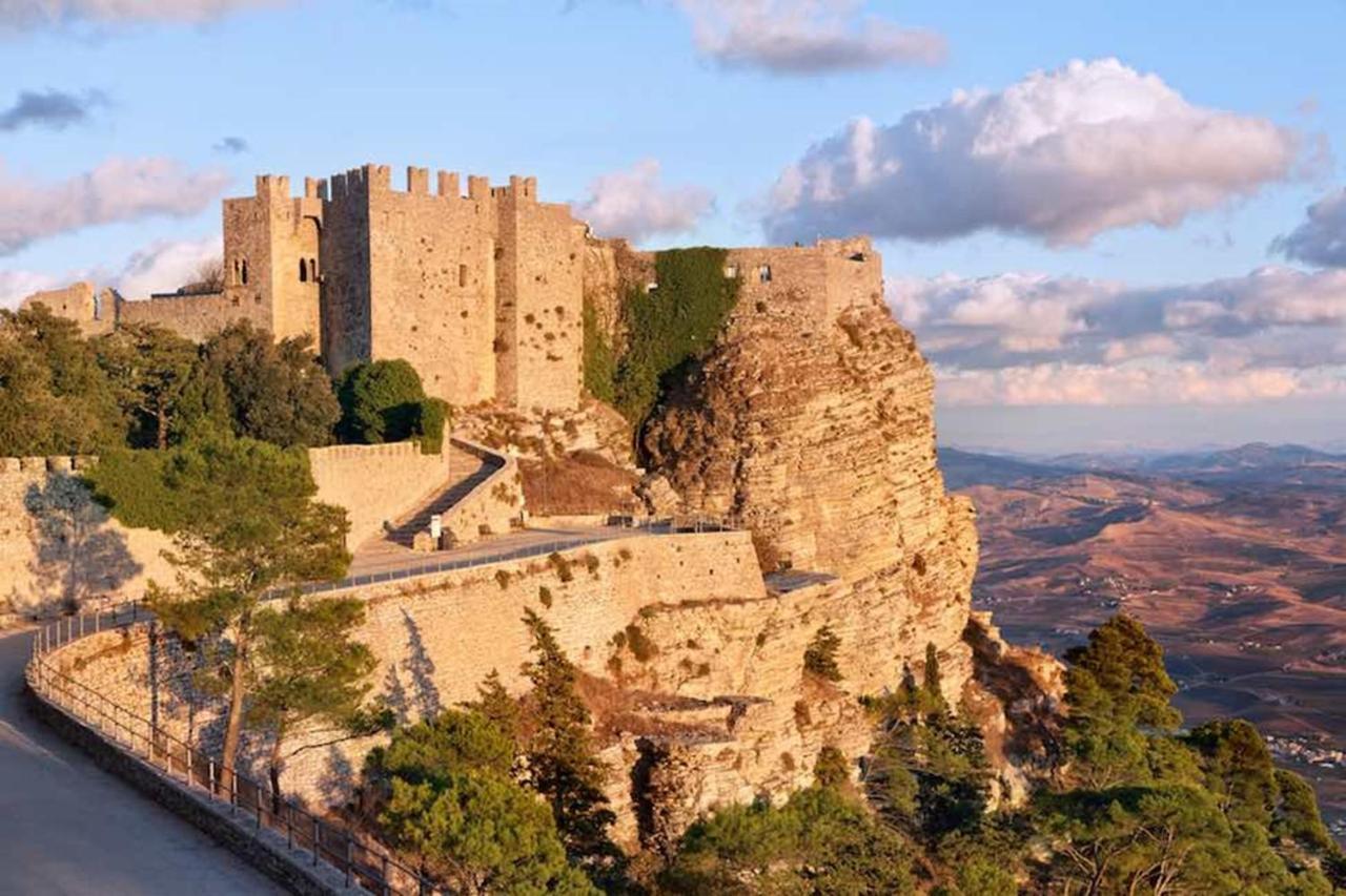 Leo Appartamenti Con Vista Panoramica Erice Extérieur photo